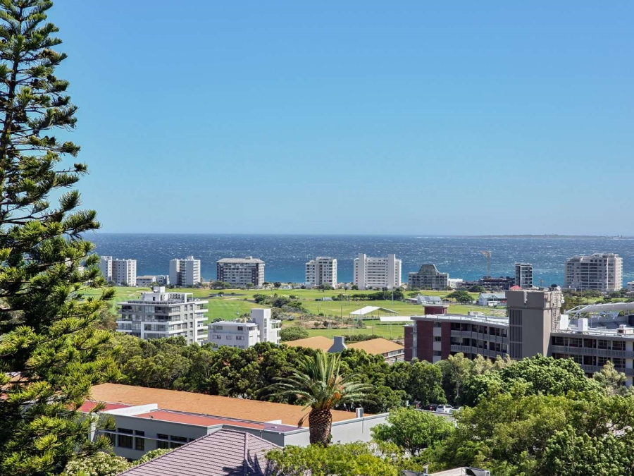 2 Bedroom Property for Sale in Green Point Western Cape